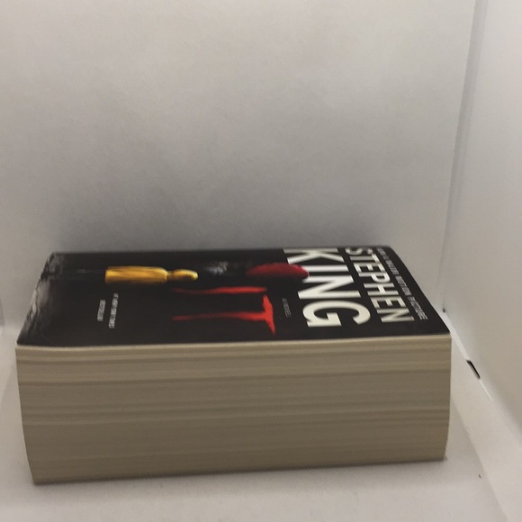 It by Stephen King A Novel Horror Thriller Clown Paperback Book Scribner 2017 - Picture 5 of 12